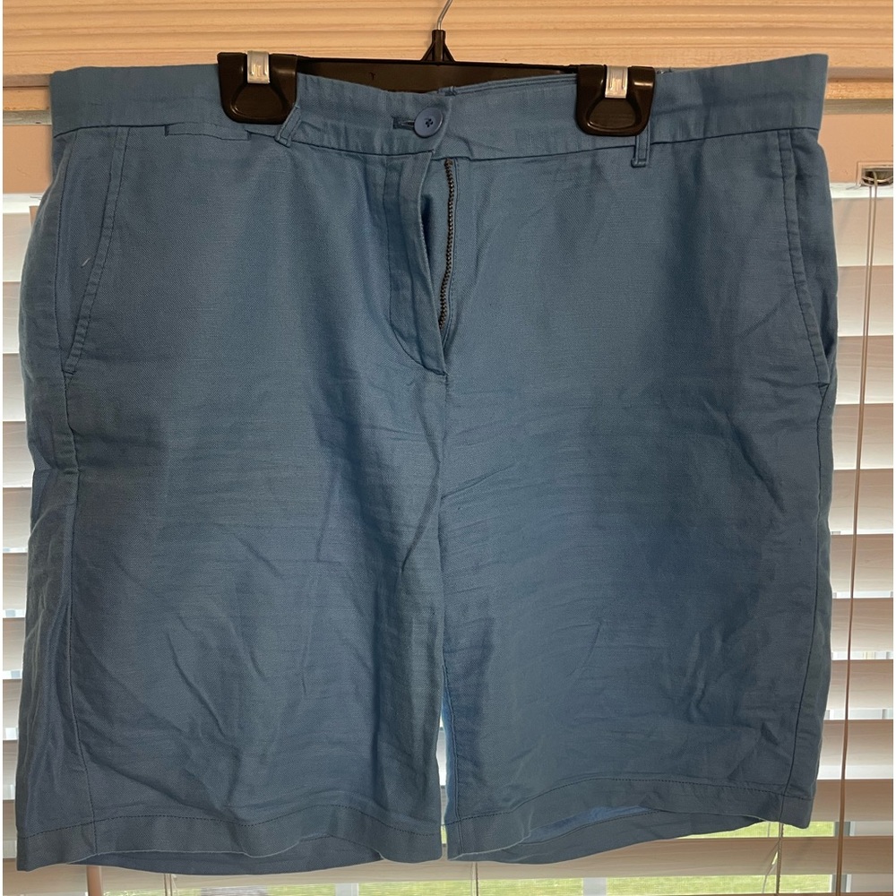 3 for $15.   Gap Size 10 Boyfriend roll up shorts - Picture 2 of 6